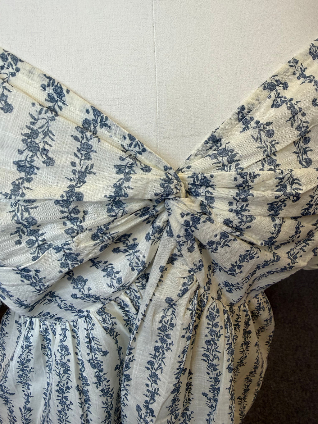 New Look pouffe sleeve cross front top