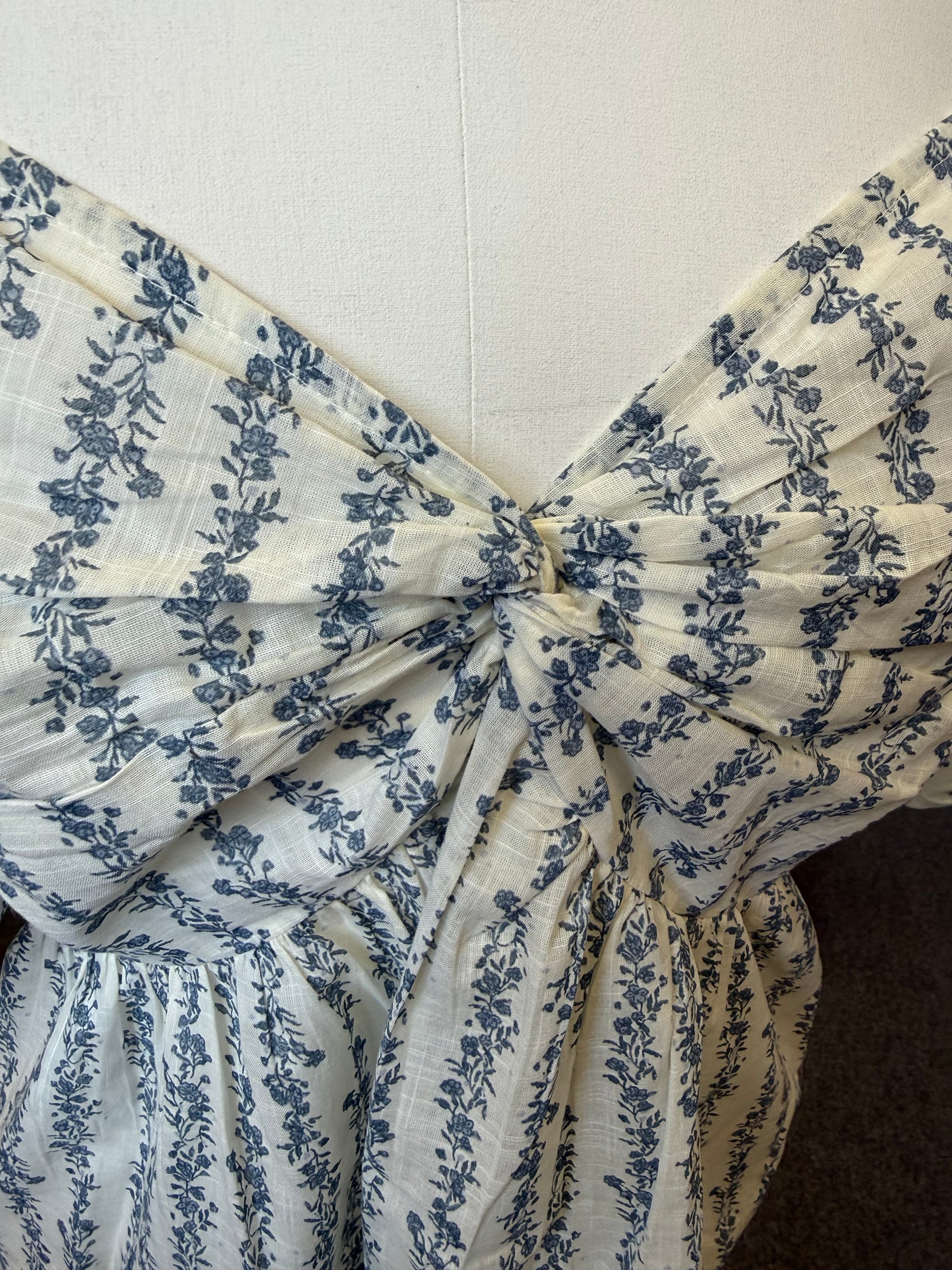 New Look pouffe sleeve cross front top