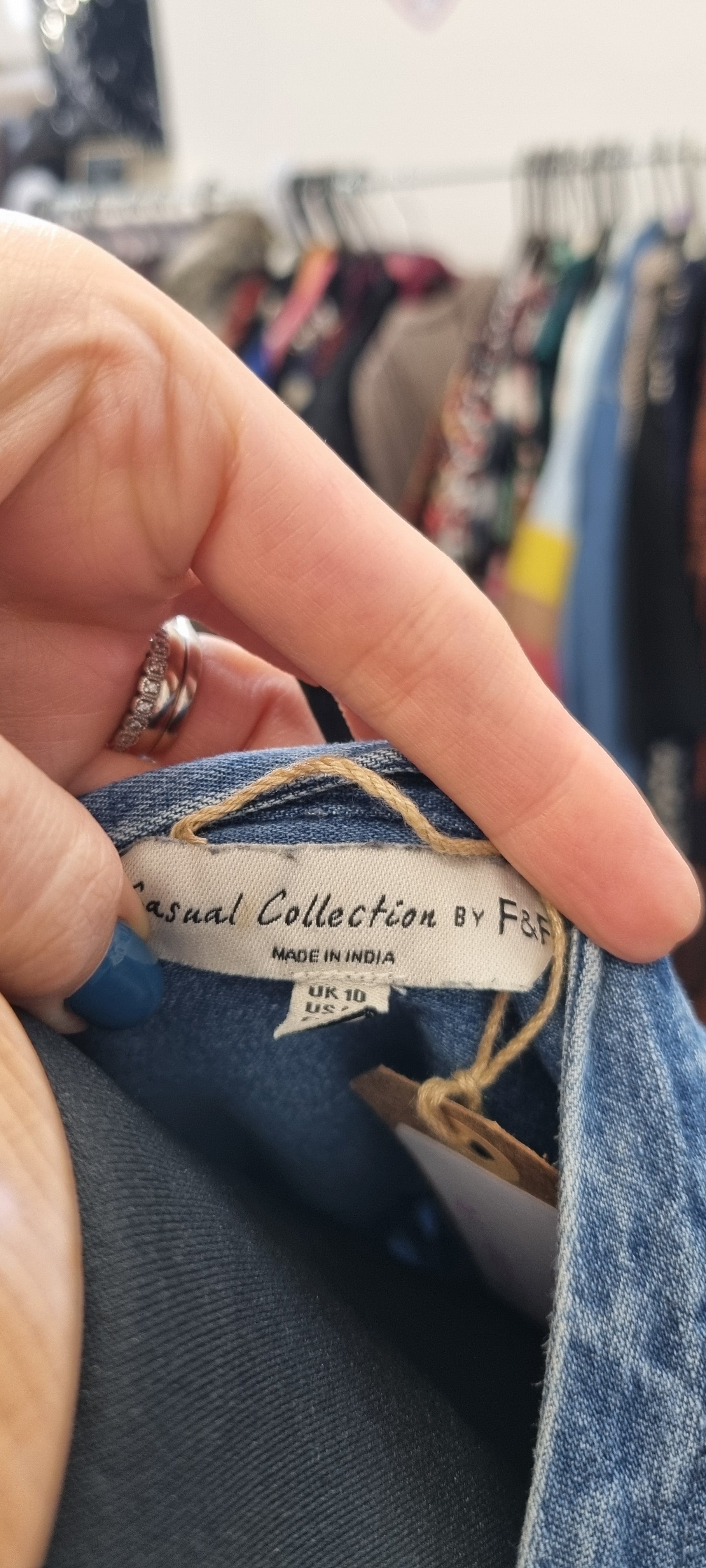 Buttoned denim pouffe sleeve dress