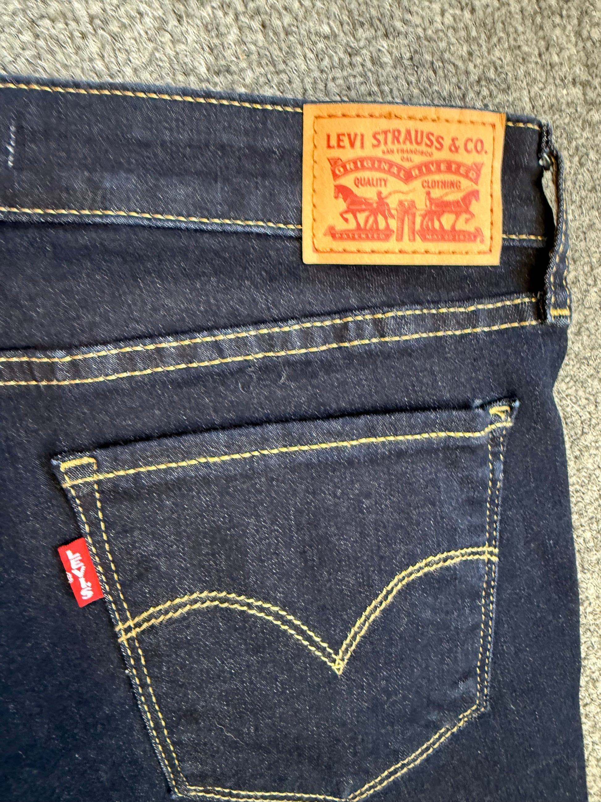 Levi’s 711 skinny jeans