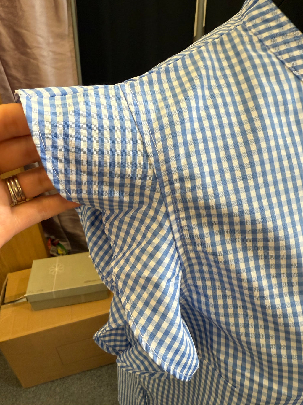 Beloved Woman check ruffle short sleeve blouse