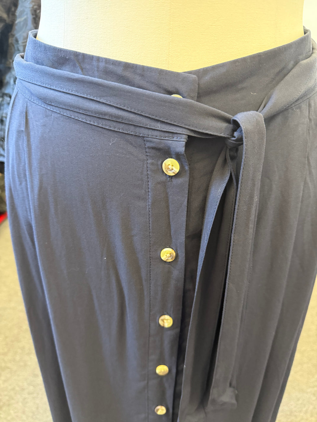 New Look navy button belted midi skirt