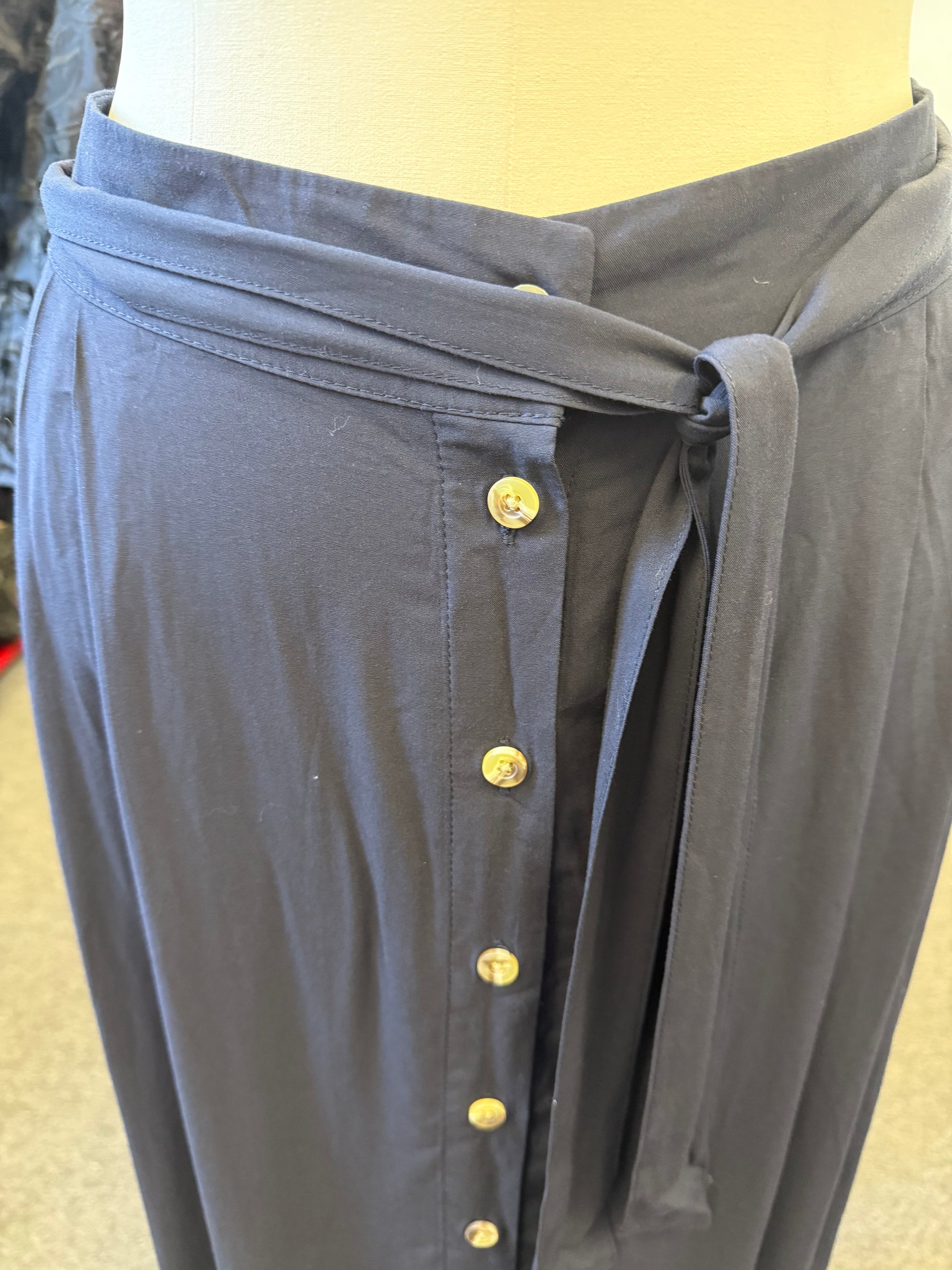 New Look navy button belted midi skirt