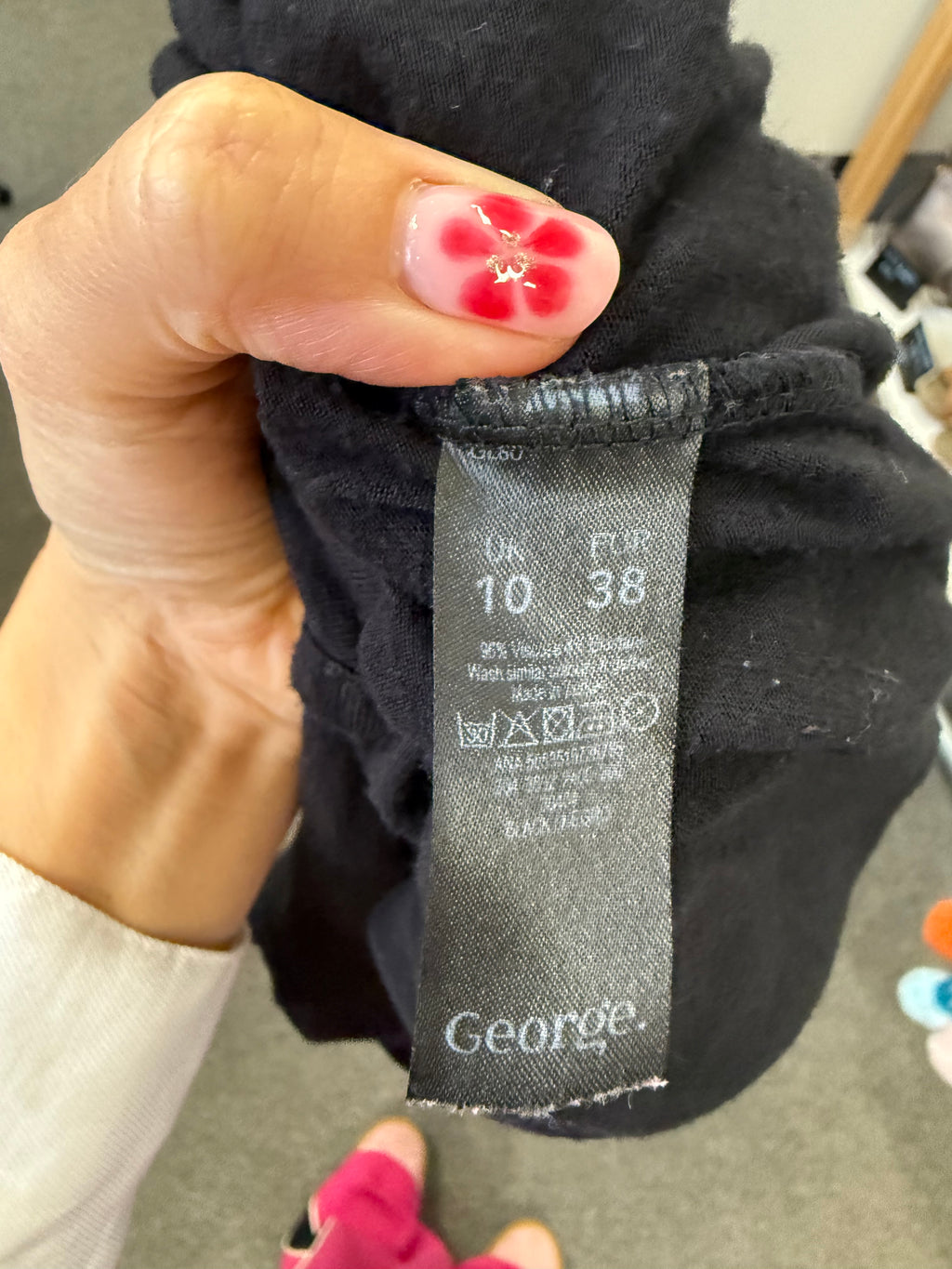 G21 long sleeved black round neck midi dress