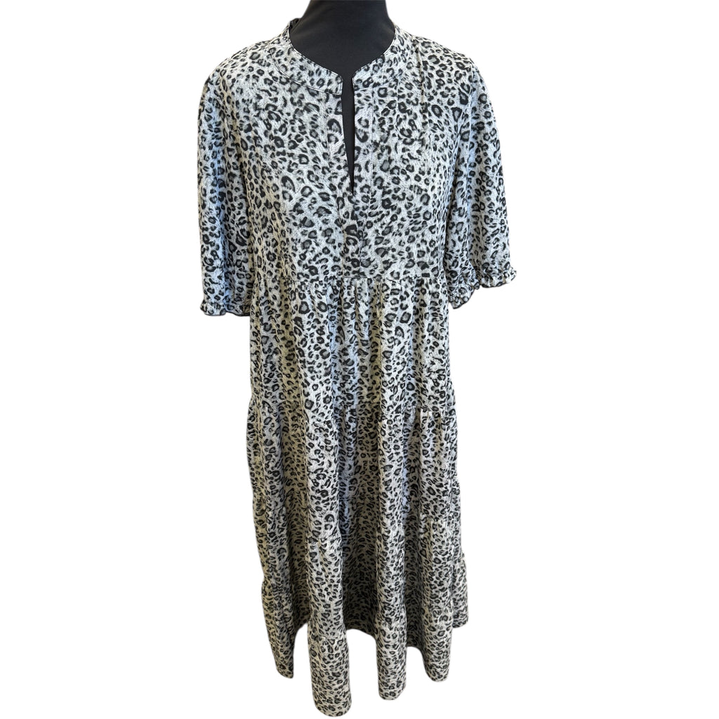 Stella Morgan short sleeved animal maxi dress