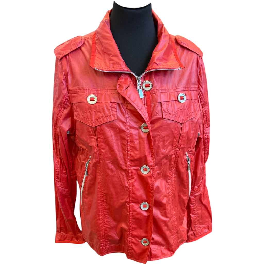 Junge Danmark red raincoat