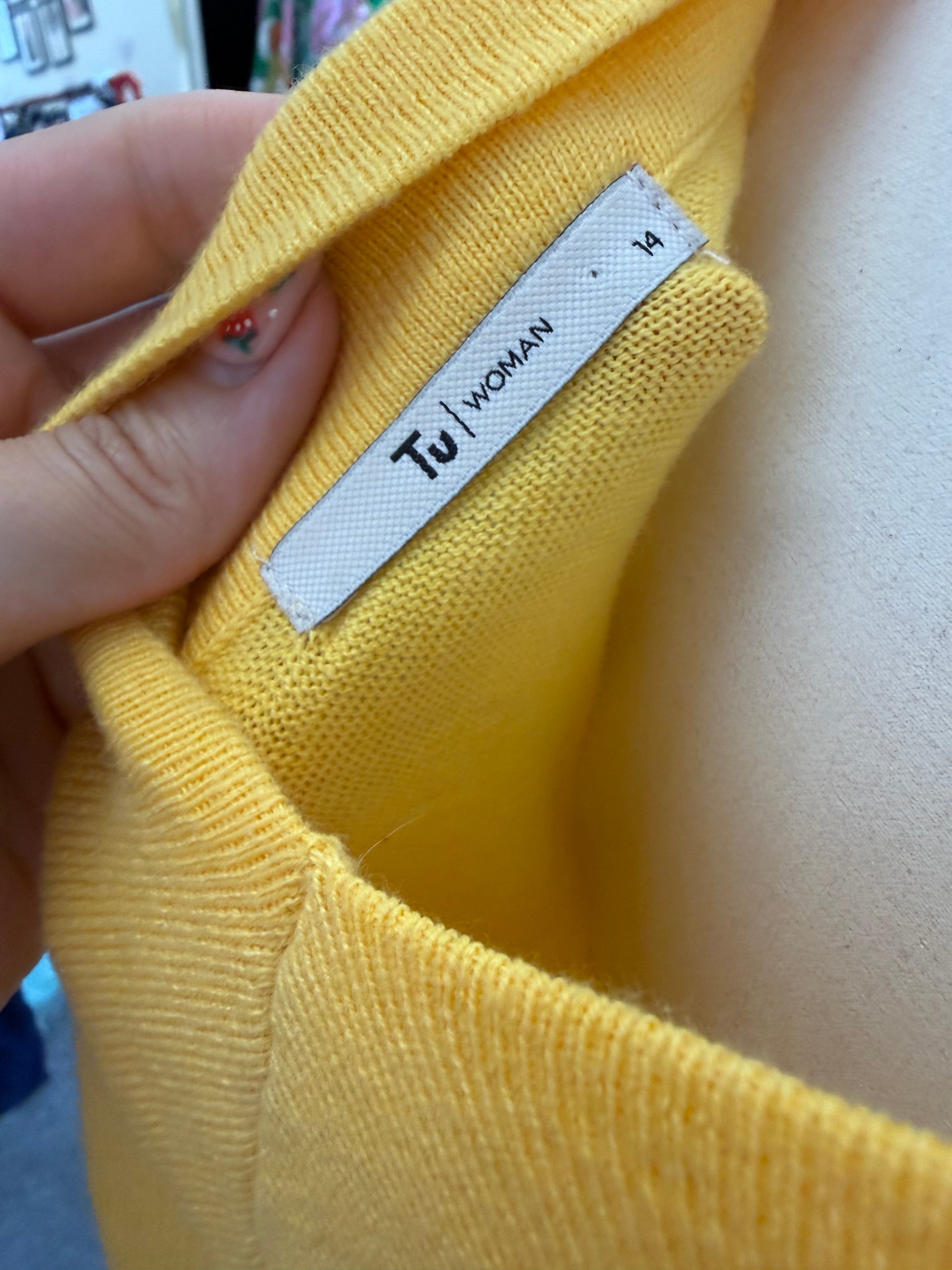 TU yellow v-neck short sleeve jumper