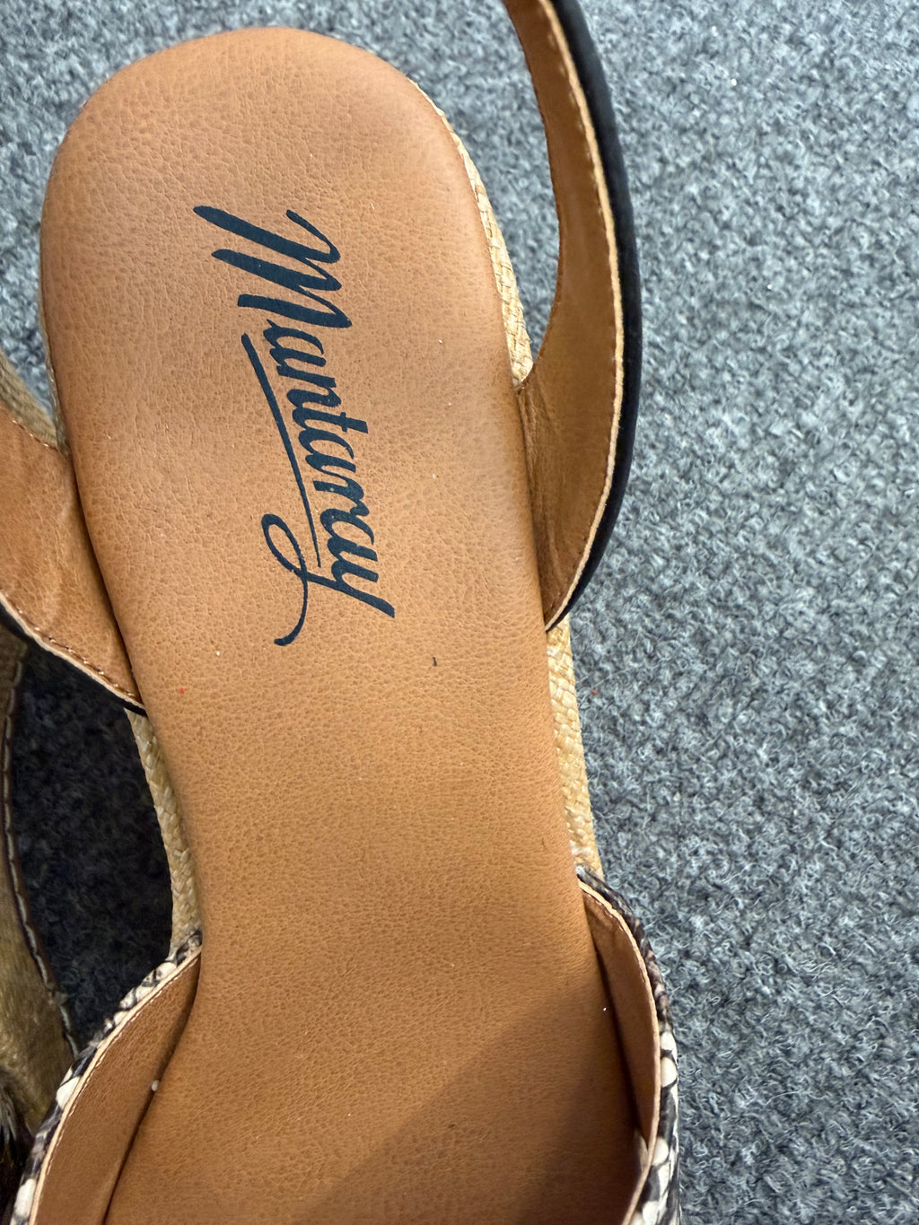 Mantaray snakeskin wedges