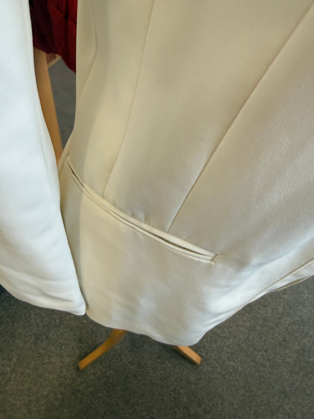 H&M white fitted blazer