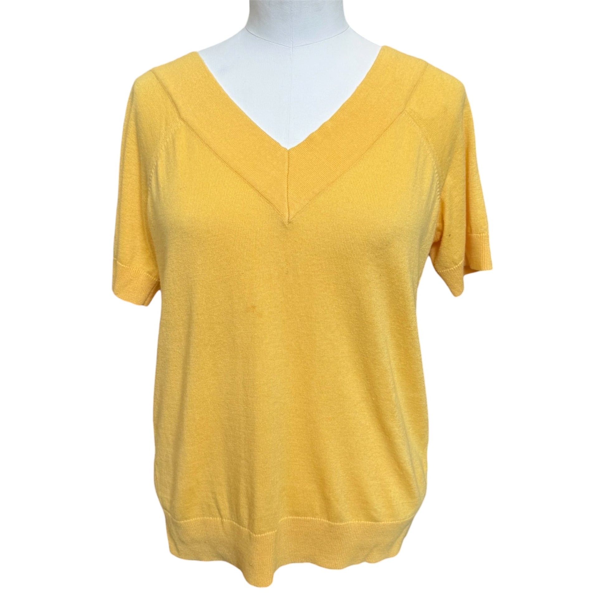 TU yellow v-neck short sleeve jumper