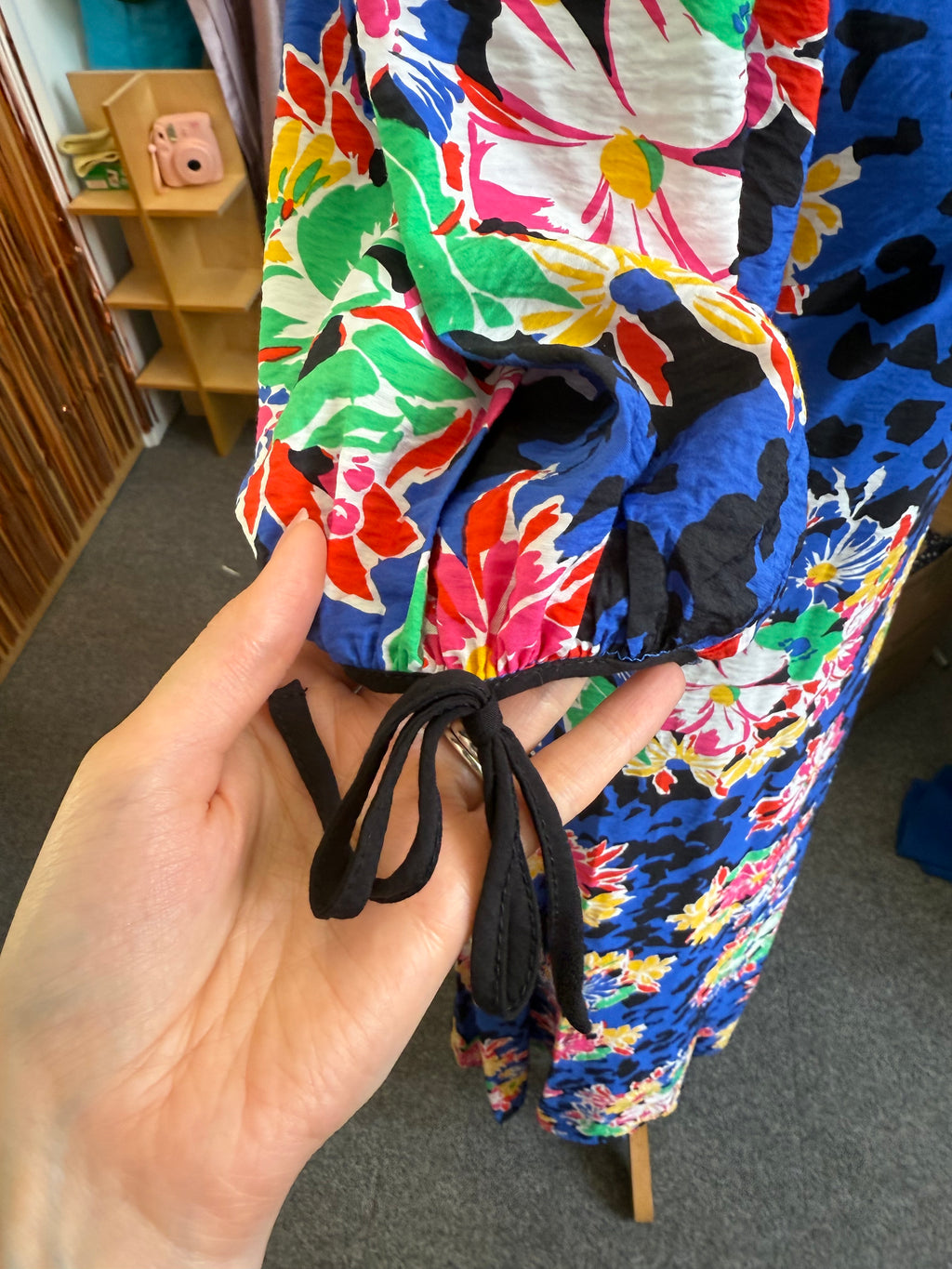 Everbelle tie back floral midi dress