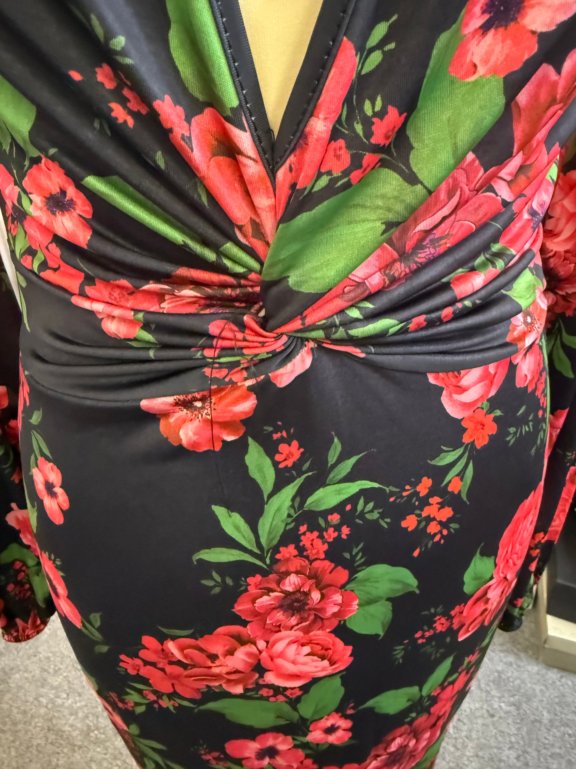 Boohoo rose print midi ruche dress