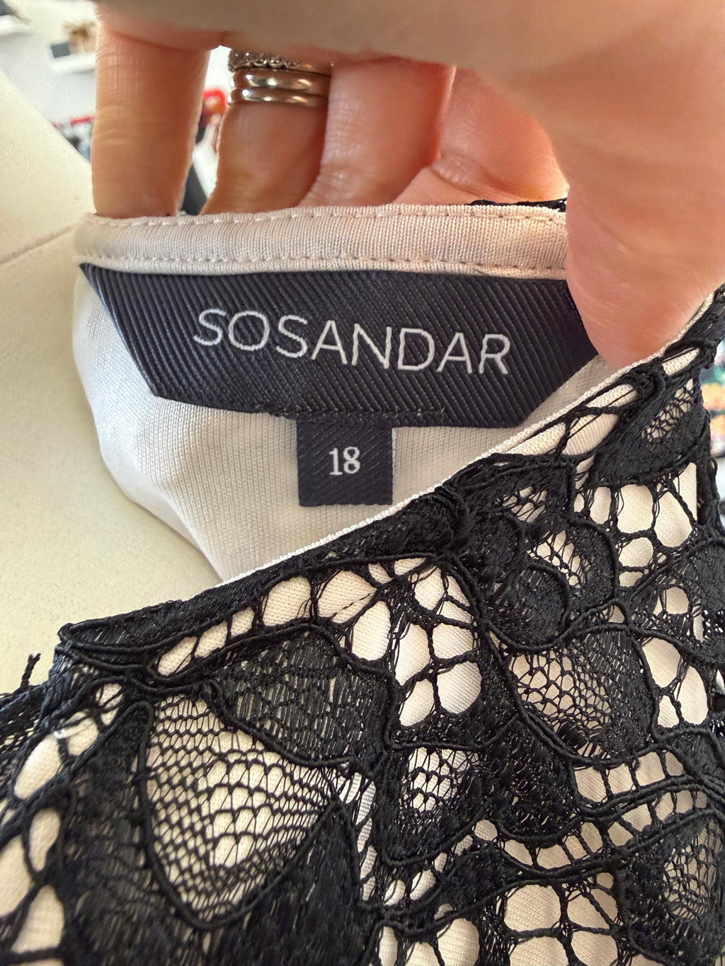Sosander black lace sleeveless top