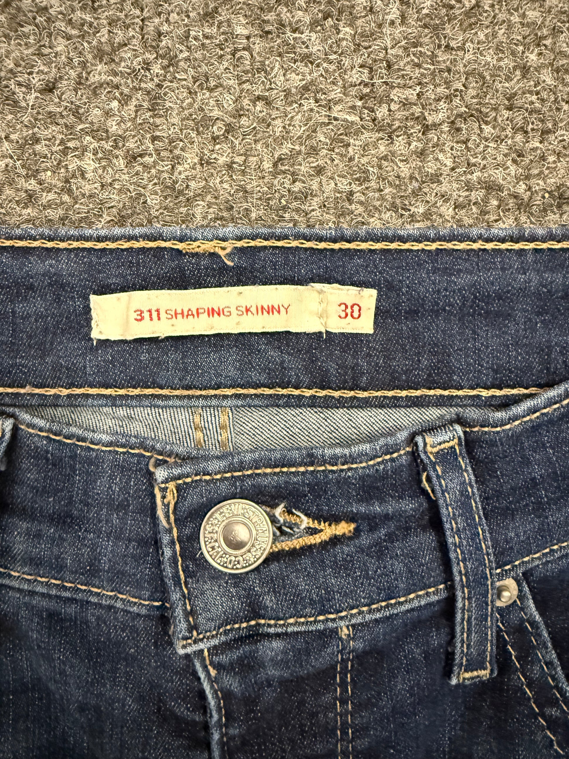 Levi’s 311 shaping skinny jeans