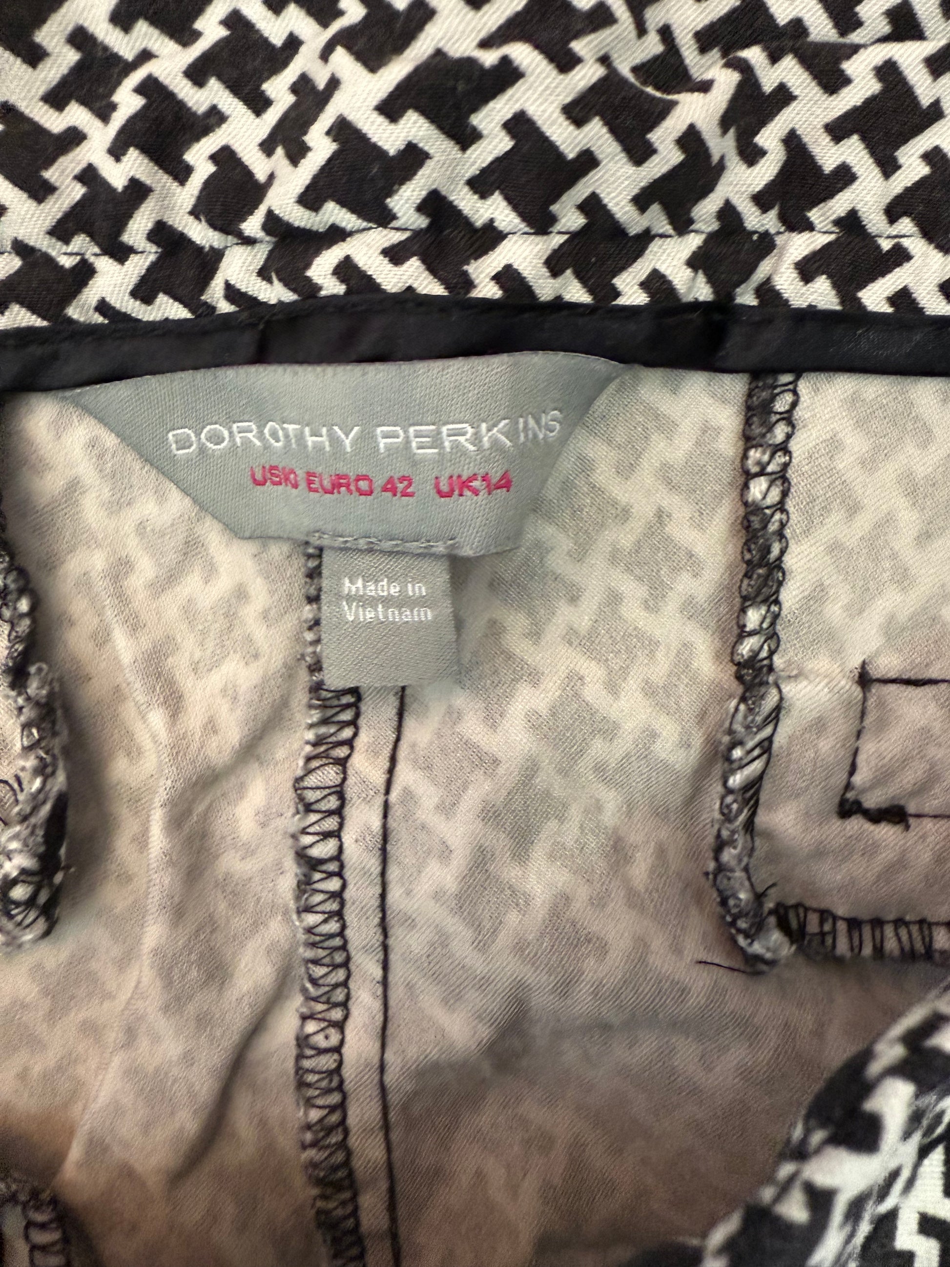 Dorothy Perkins geometric tapered trousers