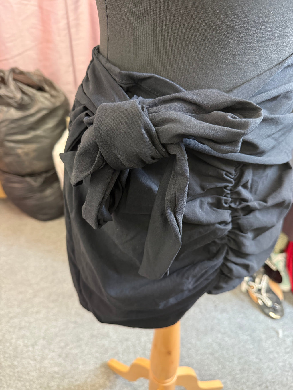 Black rusche tie mini skirt