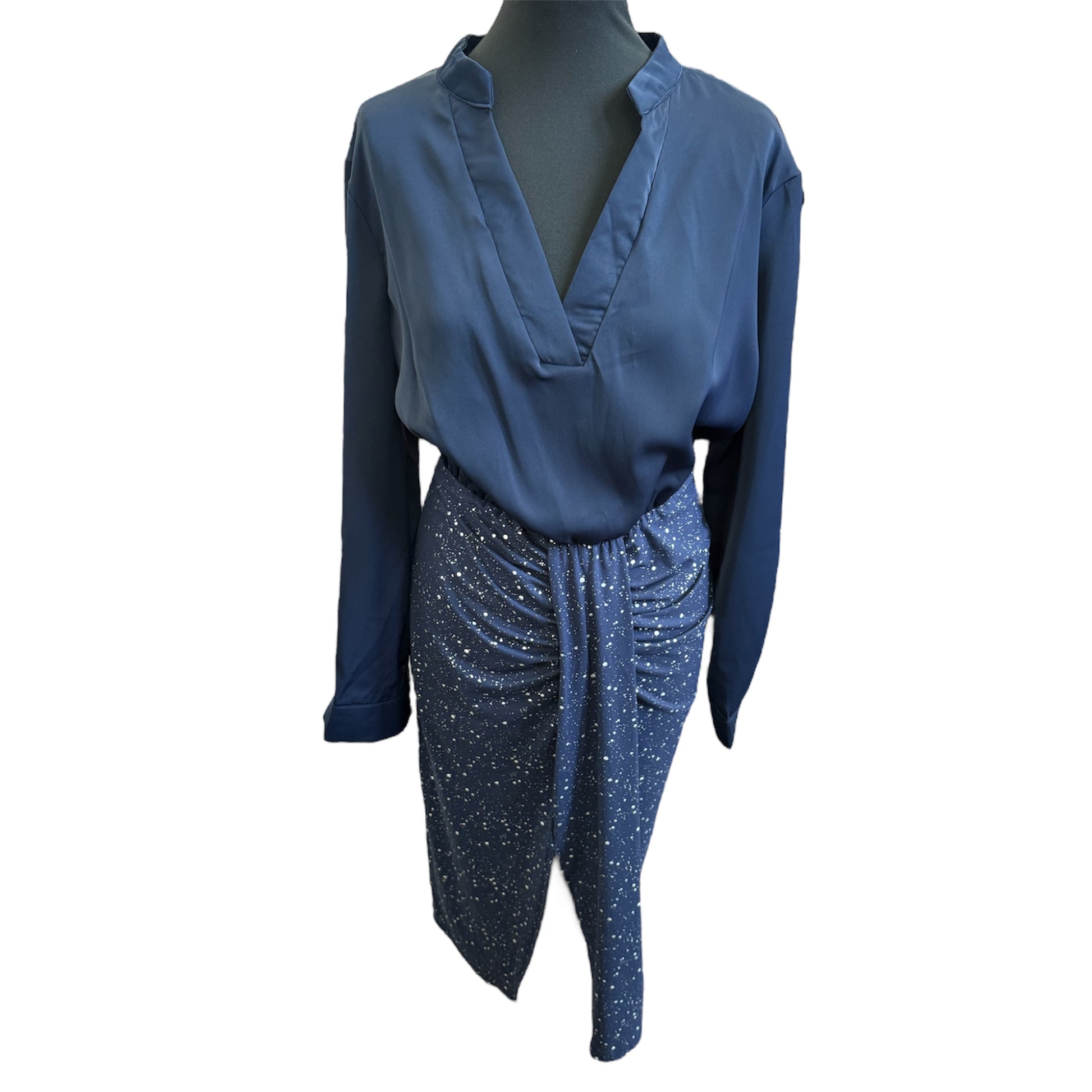 Navy long sleeved midi dress