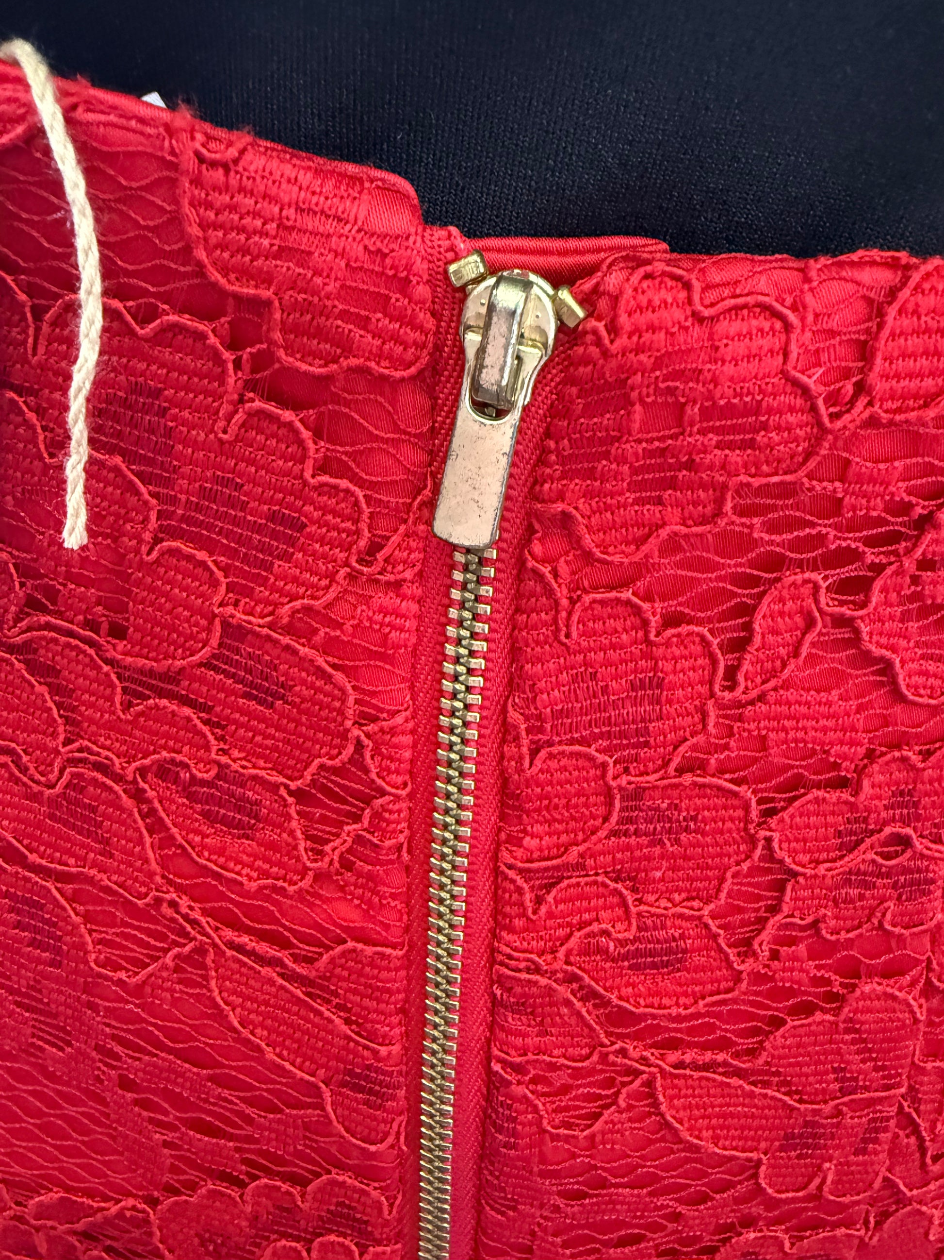 H&M red lace lined mini skirt