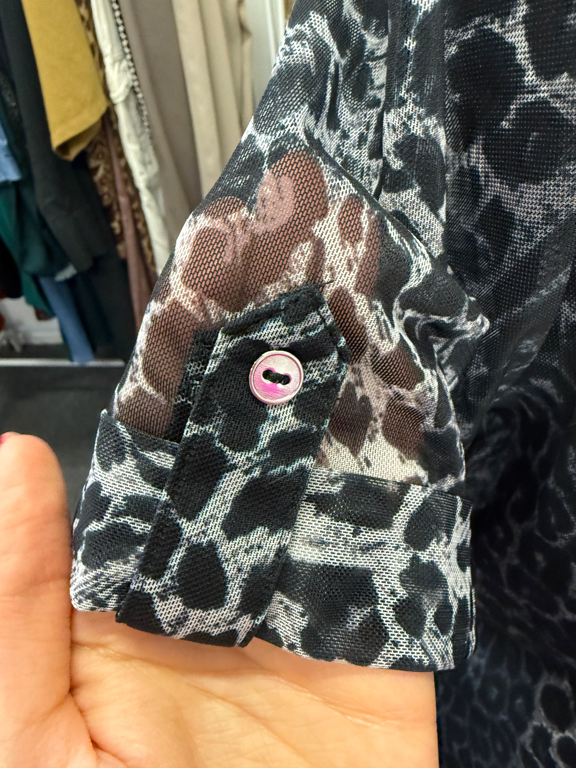 Dorothy Perkins animal print sheet round neck button short sleeeved top